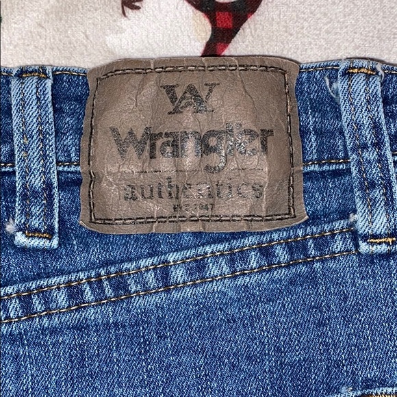 Men’s Wrangler Jeans - Picture 4 of 5